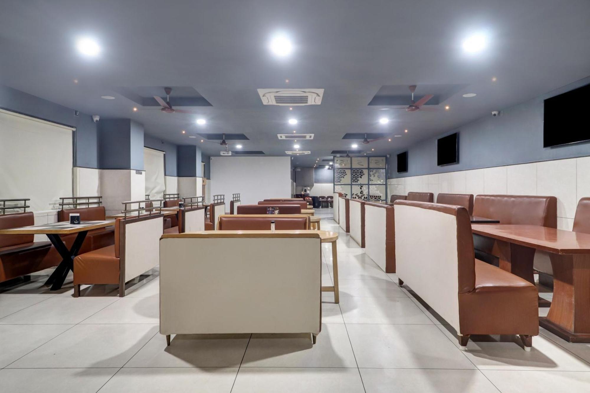 היידראבד Townhouse Oak De Alphabet Hotel Bolarum מראה חיצוני תמונה