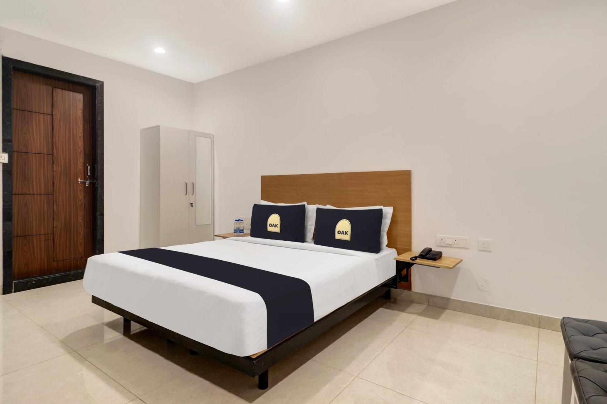 היידראבד Townhouse Oak De Alphabet Hotel Bolarum מראה חיצוני תמונה